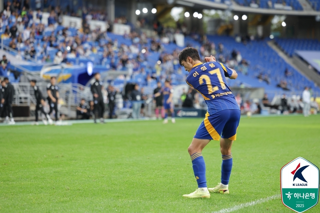 이청용의 광주전 '골프 세리머니'