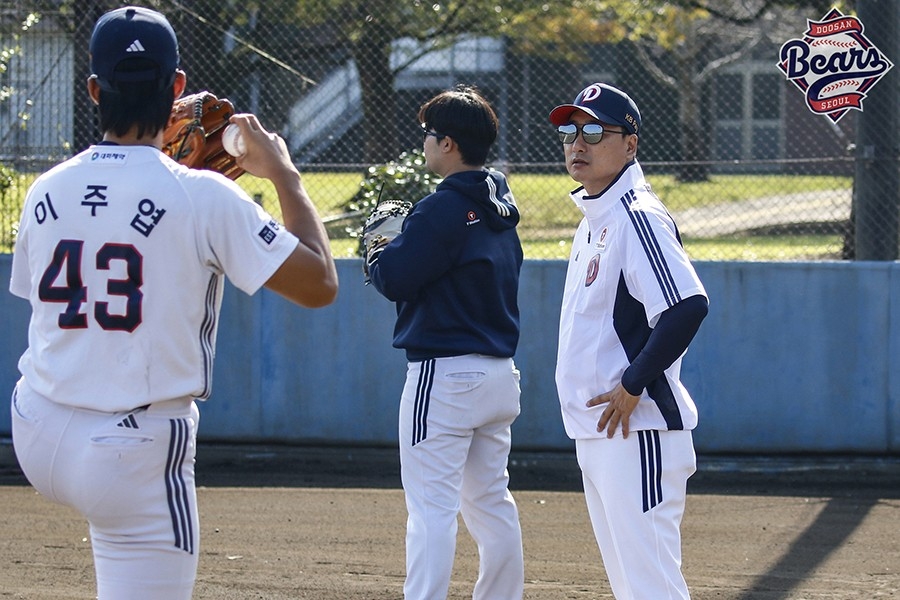 두산으로 돌아온 정재훈 코치