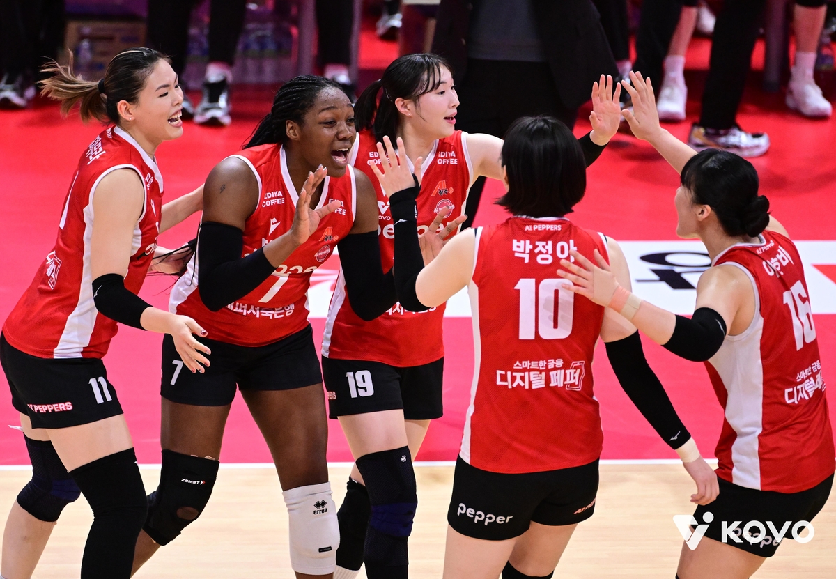 득점 후 기뻐하는 페퍼저축은행 선수들