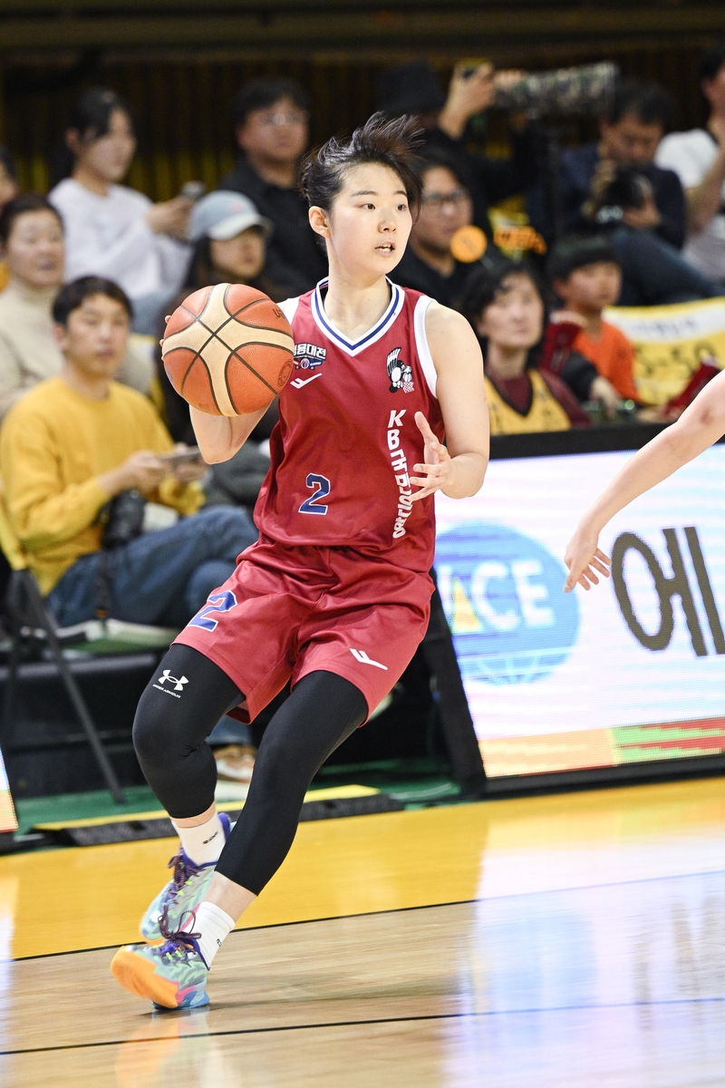 여자농구 KB, 삼성생명 꺾고 3연패 탈출…허예은 15점 펄펄