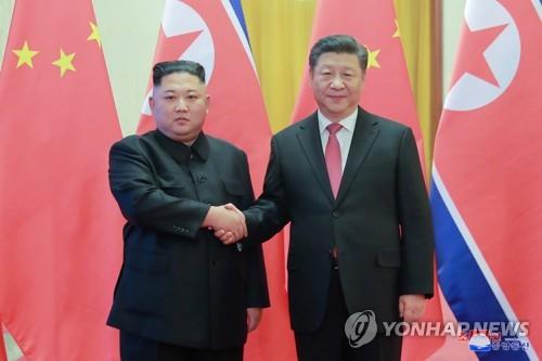 (AMPLIACIÓN) Xi parte a Corea del Norte para una cumbre con Kim