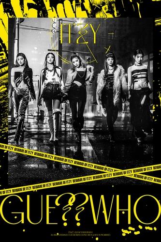 La foto, proporcionada por JYP Entertainment, muestra una imagen promocional del nuevo EP de IZTY, titulado "Guess Who". (Prohibida su reventa y archivo)