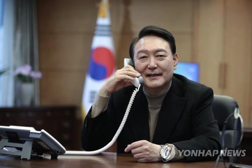 Yoon discute sobre Corea del Norte y la crisis de Ucrania con el PM británico