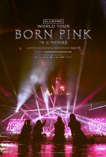 La imagen, proporcionada por YG Entertainment, muestra un póster de la película "BLACKPINK WORLD TOUR [BORN PINK] IN CINEMAS", que se estrenará el 31 de julio de 2024, en 110 países de todo el mundo. (Prohibida su reventa y archivo)