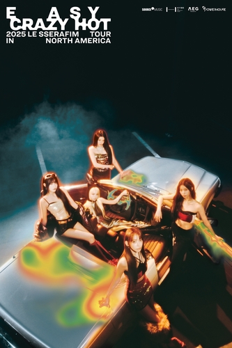 La imagen, sin fechar, proporcionada por Source Music, muestra un póster de la primera gira por América del Norte de Le Sserafim. (Prohibida su reventa y archivo)