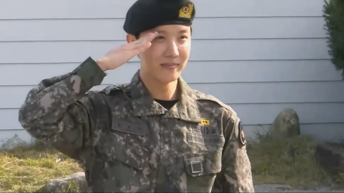 韓国軍ブーツ　流通希少サイズ27cmEE 傷あり　BTS兵役 韓流］BTSのJ－HOPEが兵役終え除隊 JINが出迎え