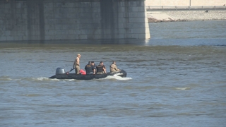 Se halla el cuerpo de una víctima surcoreana en el hundimiento del barco turístico en Hungría