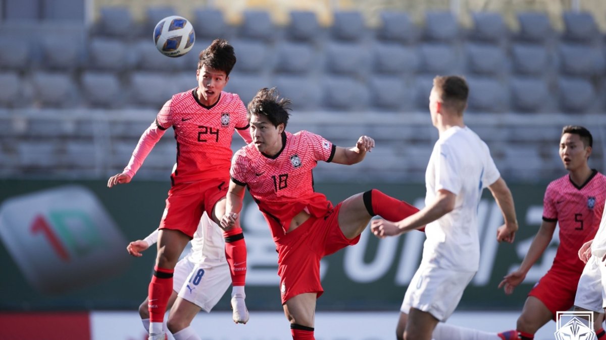 Corea del Sur vence a Islandia 5-1 en un partido amistoso de fútbol masculino