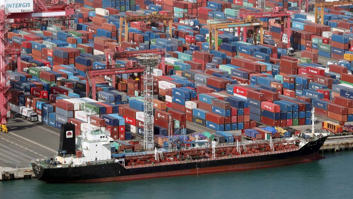 Las exportaciones surcoreanas descienden en septiembre por 12º mes debido a la débil demanda de chips