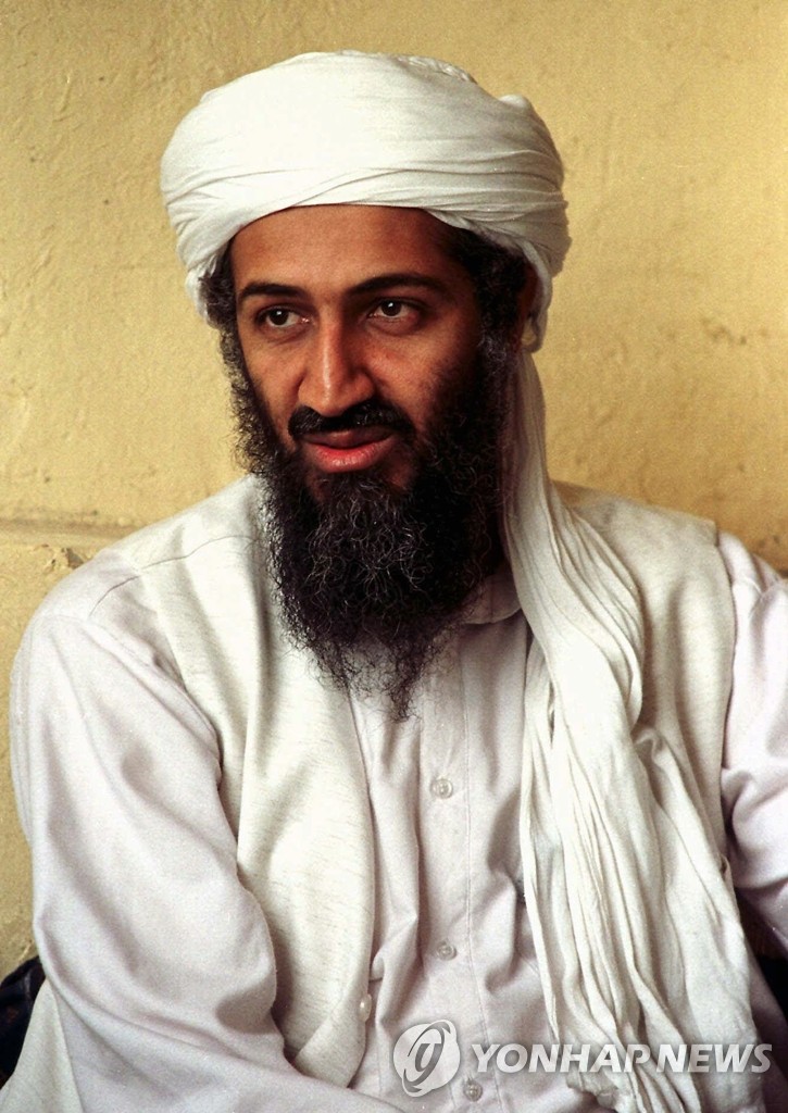2001년 `9.11 테러'를 주도한 알-카에다 지도자 오사마 빈 라덴(AP=연합뉴스, 자료사진)