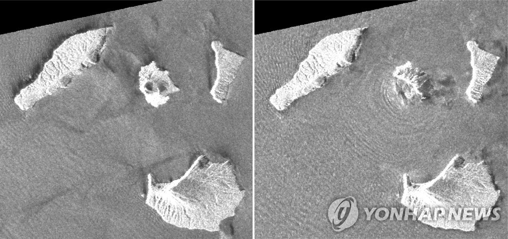 일본 우주항공연구개발기구(JAXA)의 ALOS-2 위성이 촬영한 인도네시아 아낙 크라카타우 화산의 쓰나미 발생 전후 이미지. 화산 남서쪽 사면이 심하게 변형된 모습을 확인할 수 있다. [AP=연합뉴스]