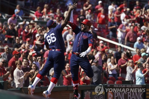 MLB 신시내티, 공 3개에 3타자 연속 홈런…12년 만에 진기록