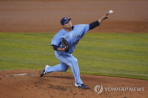 Blue Jays' Ryu Hyun-jin inspired by thriving teammate to shake