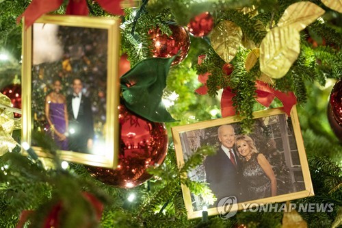 백악관 크리스마스 장식 공개