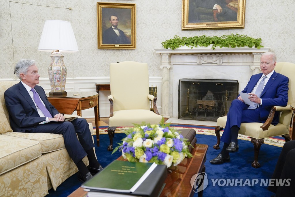 조 바이든 미국 대통령과 제롬 파월 연준 의장