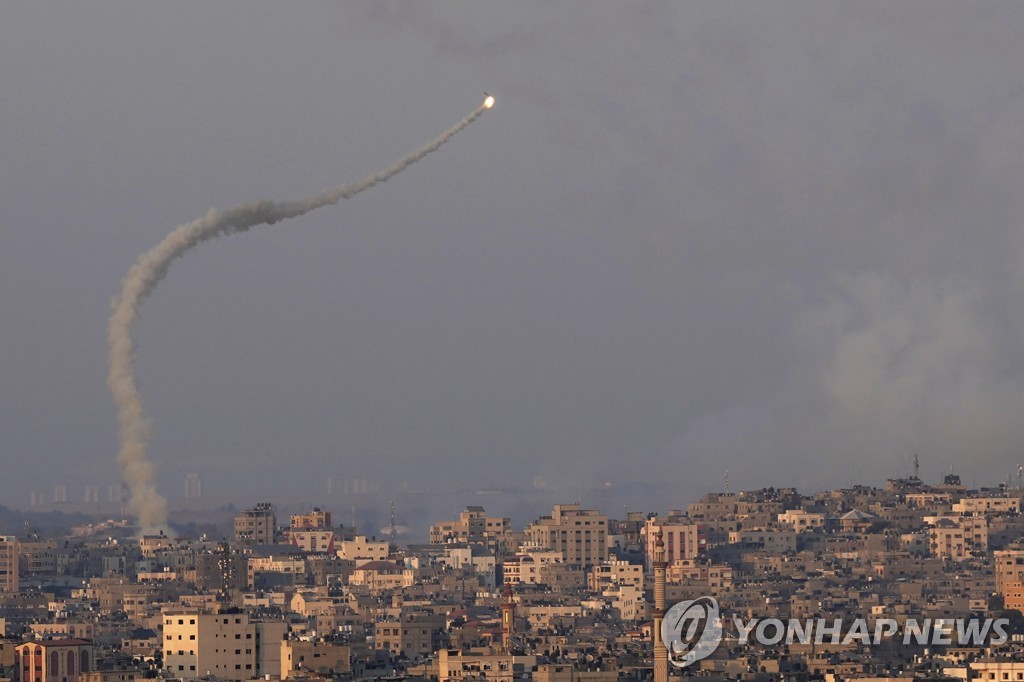 가자지구에서 이스라엘을 겨냥해 발사된 로켓.