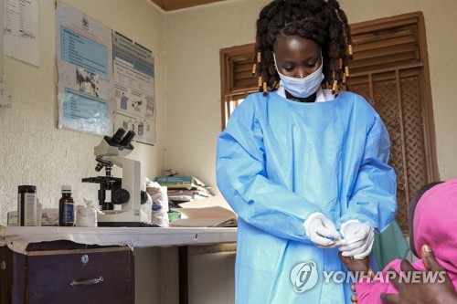 우간다 에볼라 10번째 사망자 나와…보건직 4명 숨져