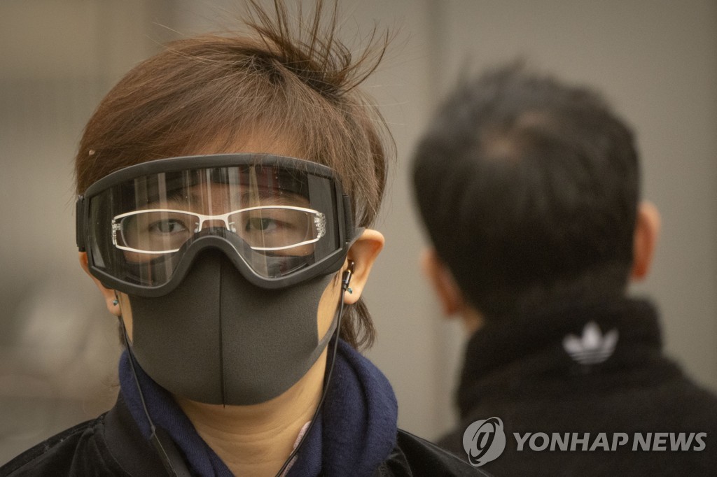 '공기질 최악'…中 베이징 뒤덮은 황사 '6급 엄중오염' 단계