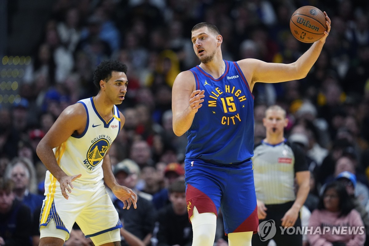 '요키치 38점' NBA 덴버, 커리 부진한 골든스테이트 5연패 늪에