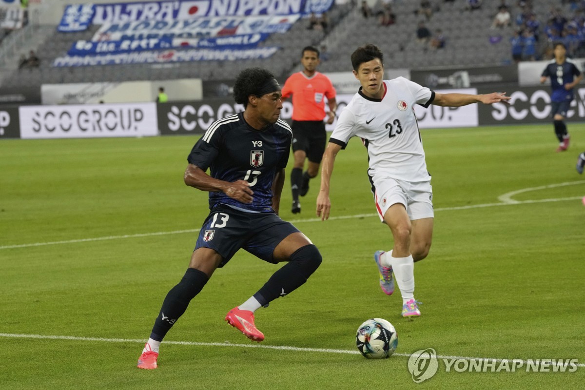 일본 축구대표팀 저메인 료(왼쪽)의 홍콩전 모습.