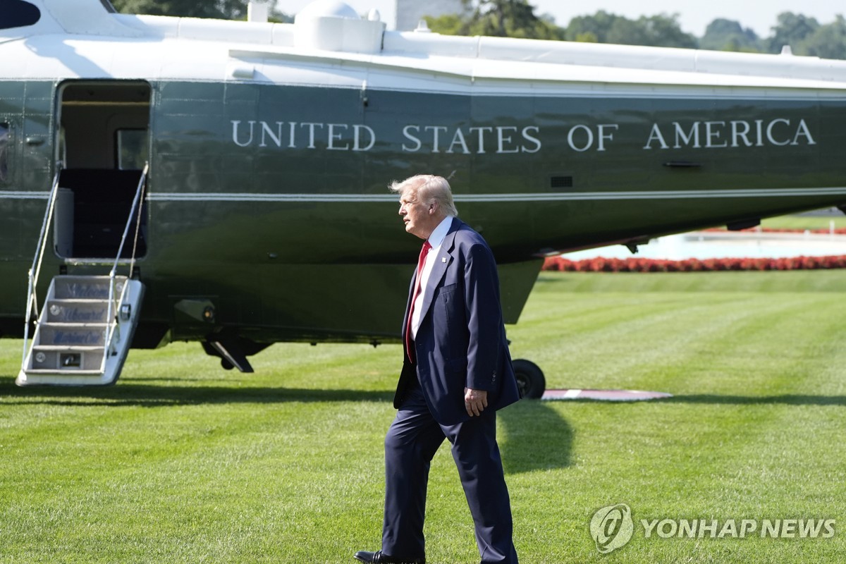 트럼프 "관세 협상, 다음 달 1일까지 대부분 끝낼 것…