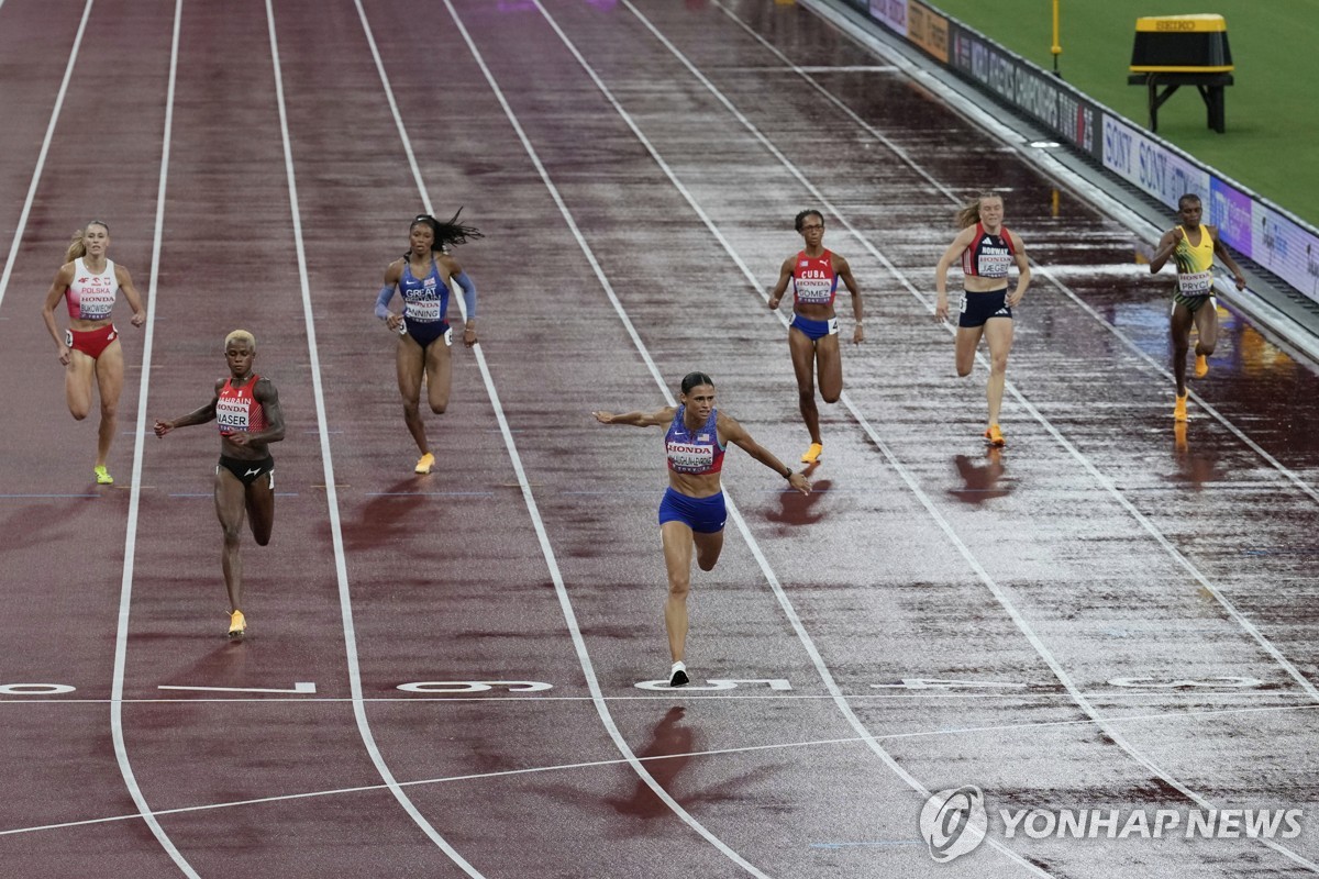 매클로플린, 400ｍ 우승