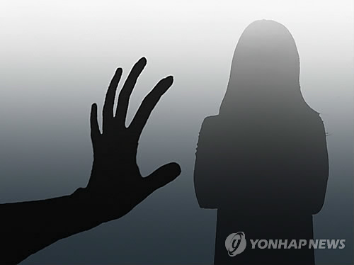 외국인 여신도 성폭행 혐의 JMS 정명석 첫 재판(종합)