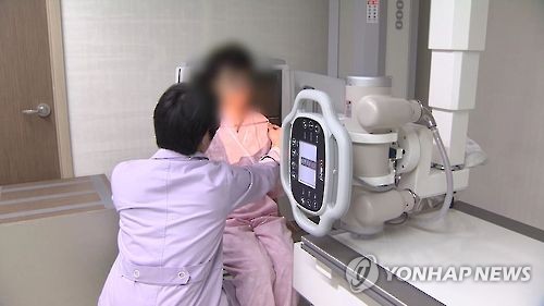 "유방암 첫 검진 놓친 사람 장기적 사망 위험 40% 높아진다"