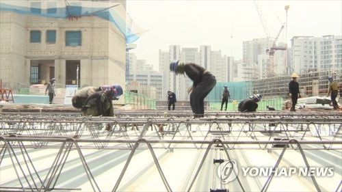 건설현장 꼬투리 잡아 협박…합의금은 핸드폰 화면으로 요구