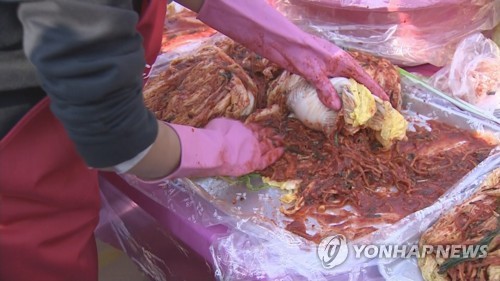 배추 1t 절임·남북통일김치…'김치의 날' 앞둔 각국 동포 분주