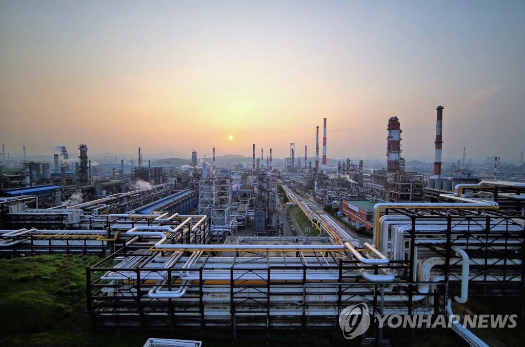 صادرات شركات تكرير النفط الكورية الجنوبية تسجل مستوى قياسيا جديدا في عام 2022