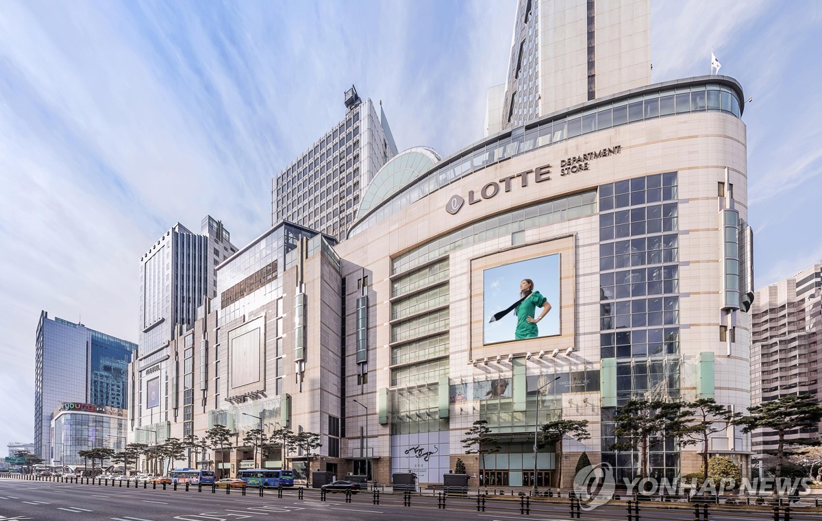 오락가락 날씨에…백화점·아웃렛 