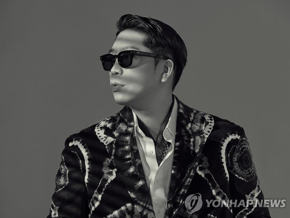 MC몽, 소속사 떠난다…"올해 앨범 내고 유학 가겠다"