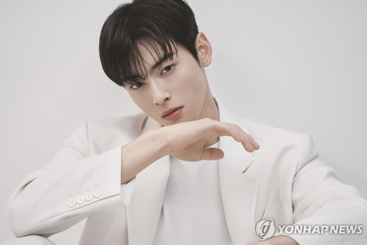 차은우, 오늘 현역 입대…"건강히 잘 다녀오겠다"