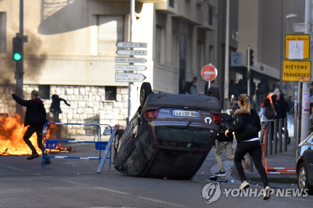      1밡  ְ ȭ ô ұ ġڰ ִ. [AFP=մ]