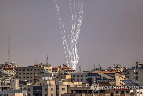 가자지구에서 발사되는 로켓