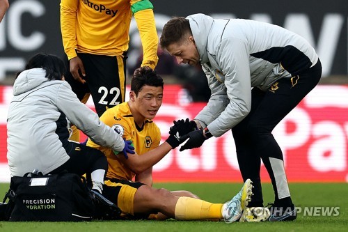 Injured Wolves forward Hwang Hee-chan to undergo treatment in S. Korea