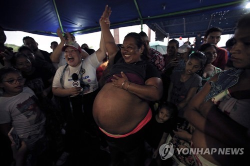 '어머니의 날'…니콰라과 '배가 가장 많이 나온 임산부' 선발 대회