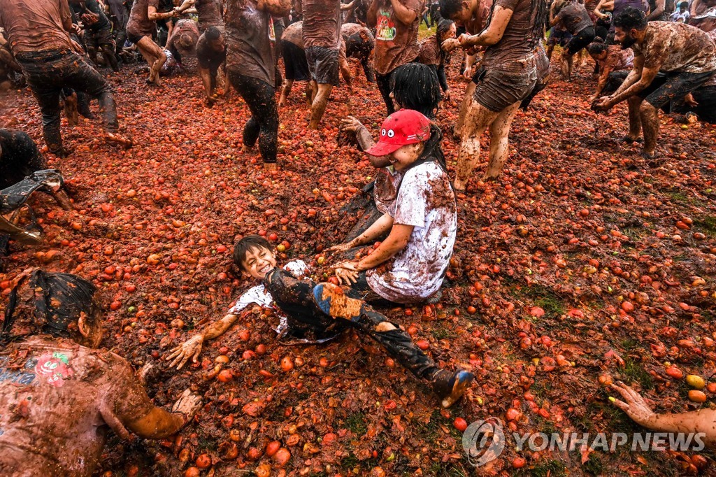 COLOMBIA-FESTIVAL-TOMATINA