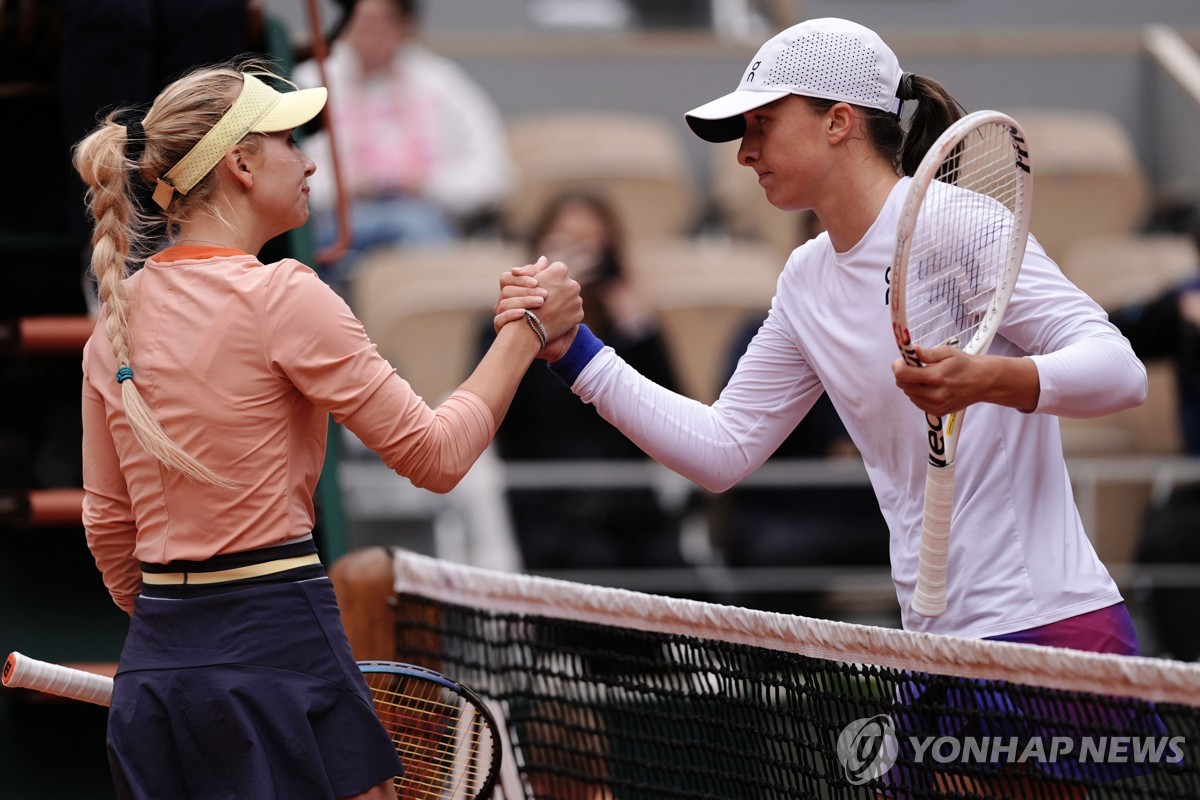 포타포바와 인사하는 시비옹테크