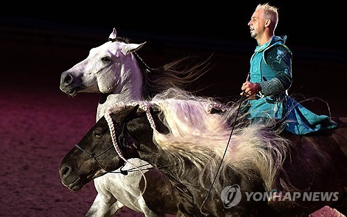 '말과 예술의 조우'…스페인 세비야서 열린 '국제 경마쇼'