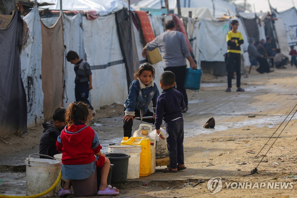 가자지구 캠프의 어린이들