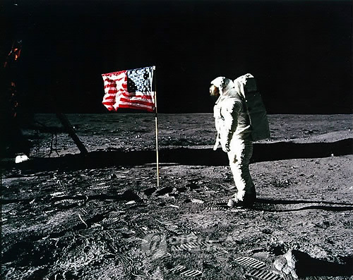1969년 아폴로11호 달 착륙