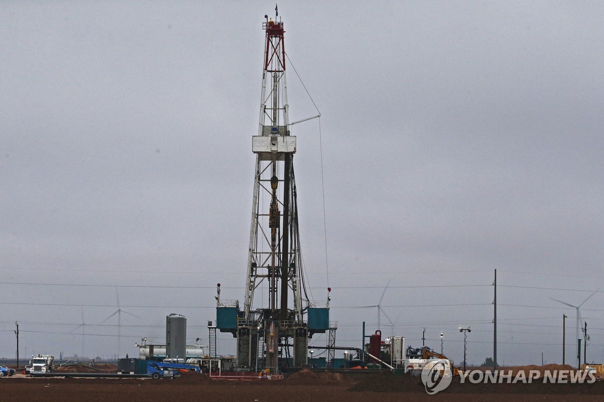 [뉴욕유가] 美 고용 견조·무역긴장 완화에 급등…WTI, 2개월래 최고