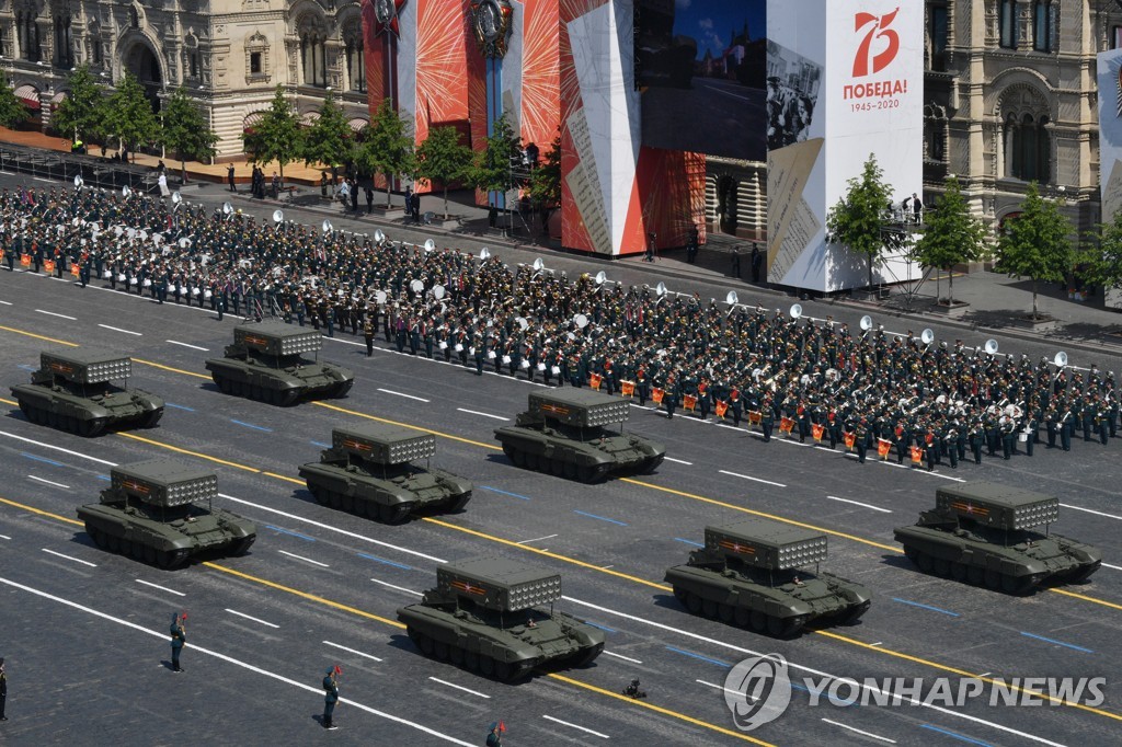2020년 러시아 군사 행진에 참여한 열압력탄 발사차량