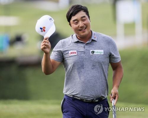 With pregnant wife, role model looking on, Lee Kyoung-hoon delivers  memorable PGA win | Yonhap News Agency