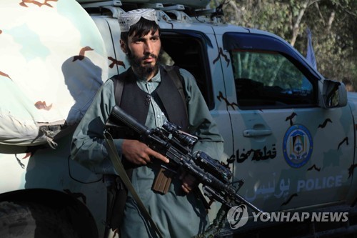 [속보] "아프간 카불 내 여러 지역에서 총격 보고" <로이터>