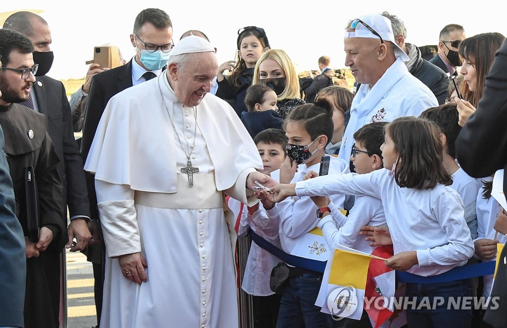 교황 "유럽이 이주민 포용해야"…역사상 두번째 키프로스 방문