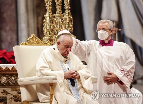 새해 첫 미사 집전한 교황 "여성폭력 멈춰야…신이 분노할 것"