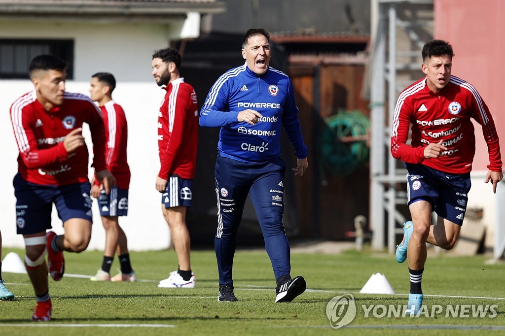 한국으로 출국 전 칠레에서 훈련하는 칠레 대표팀